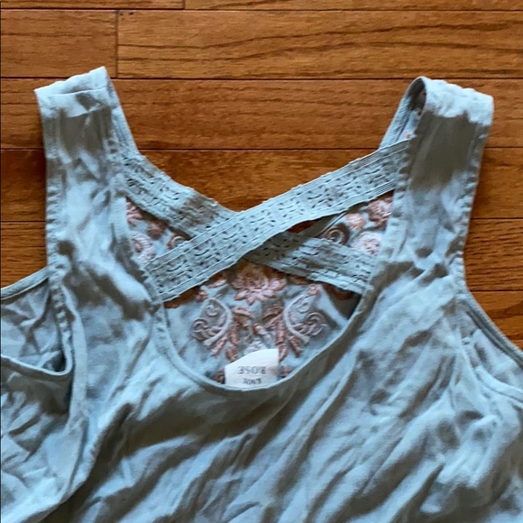 Light Blue w Rose Gold Blouse - Picture 2 of 3